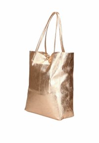 Metallic gold Tragetasche mit glatter Oberfläche, langen Tragegriffen und einem Kordelzugverschluss oben. Schlichte, rechteckige Form.