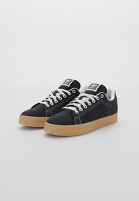 adidas Originals STAN SMITH CS - Tenisice - core black/core white