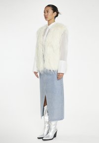 Glamorous Väst - cream