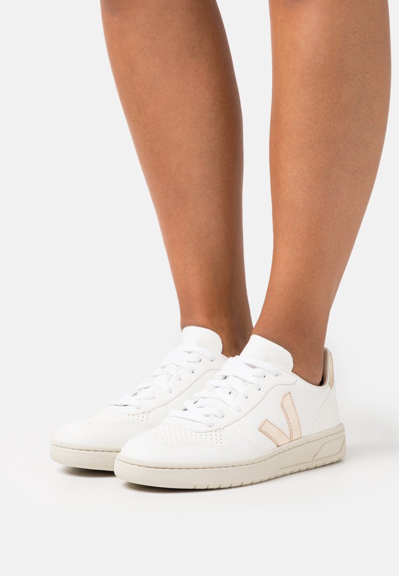 Veja - V-10 - Trainers - extra-white/platine, Enlarge