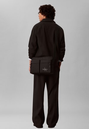 Calvin Klein, BOLD LAPTOP FLIGHT BAG - Τσάντα φορητού υπολογιστή - black