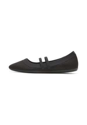 Scarpa piatta nera lavorata a maglia con punta chiusa, due fasce elastiche sulla parte superiore e suola con tacco basso.