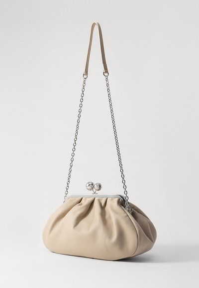 WEEKEND MaxMara CUBICO - Käsilaukku - sand