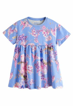 Robe courte à manches courtes pour tout-petit, bleu, avec imprimé floral rose et violet ainsi que colibri, taille froncée et encolure ronde.