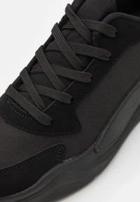 YOURTURN Tenisky - black