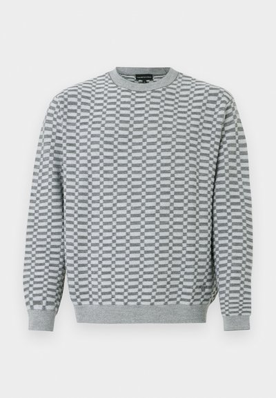 Camisola cinzenta de malha com padrão quadriculado. Decote redondo, mangas compridas e punhos canelados. Textura macia, design leve.