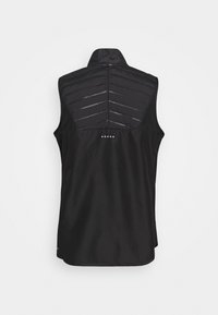 Czarna bluzka bez rękawów z wysokim kołnierzem, z teksturowanym tyłem z ukośnymi wycięciami i poziomym przeszyciem oraz dekoracyjnymi kropkami.