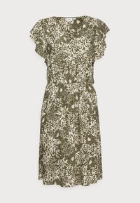 Zelené květinové šaty s bílými vzory, krátkými volánkovými rukávy, výstřihem do V a elastickým pasem, které mají splývavou sukni.