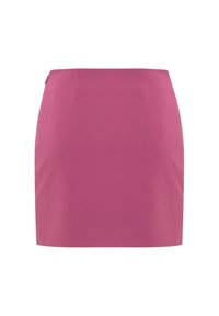 Mini-jupe rose fuchsia, coupe droite, avec une fermeture éclair latérale discrète et une texture lisse, présentée sur fond blanc.