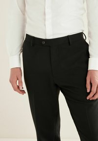 Next REGULAR FIT - Hlače za odijelo - black