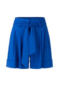 Blaue Leinen-Shorts mit einem gebundenen Taillengurt, plissiertem Design und umgeschlagenem Saum. Der Stoff weist eine glatte Textur und lebendige Farben auf.
