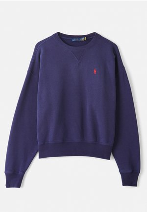 Mørkeblå sweatshirt laget av bomullsblanding, med ribbede mansjetter og kant, v-hals design, og liten rød logo på brystet.