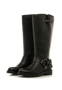 Stivali in pelle nera al ginocchio con texture liscia, dotati di doppie fibbie laterali, una zip e una suola piatta in gomma.