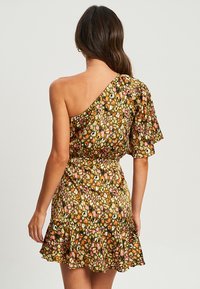 TUSSAH ELLI MINI - Dnevna obleka - khaki abs animal