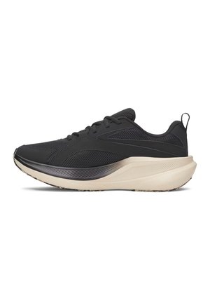 Schwarzer Sportschuh mit Mesh-Obermaterial, beiger dicker gepolsterter Sohle, Schnürverschluss und Zuglasche an der Ferse, in Seitenansicht dargestellt.