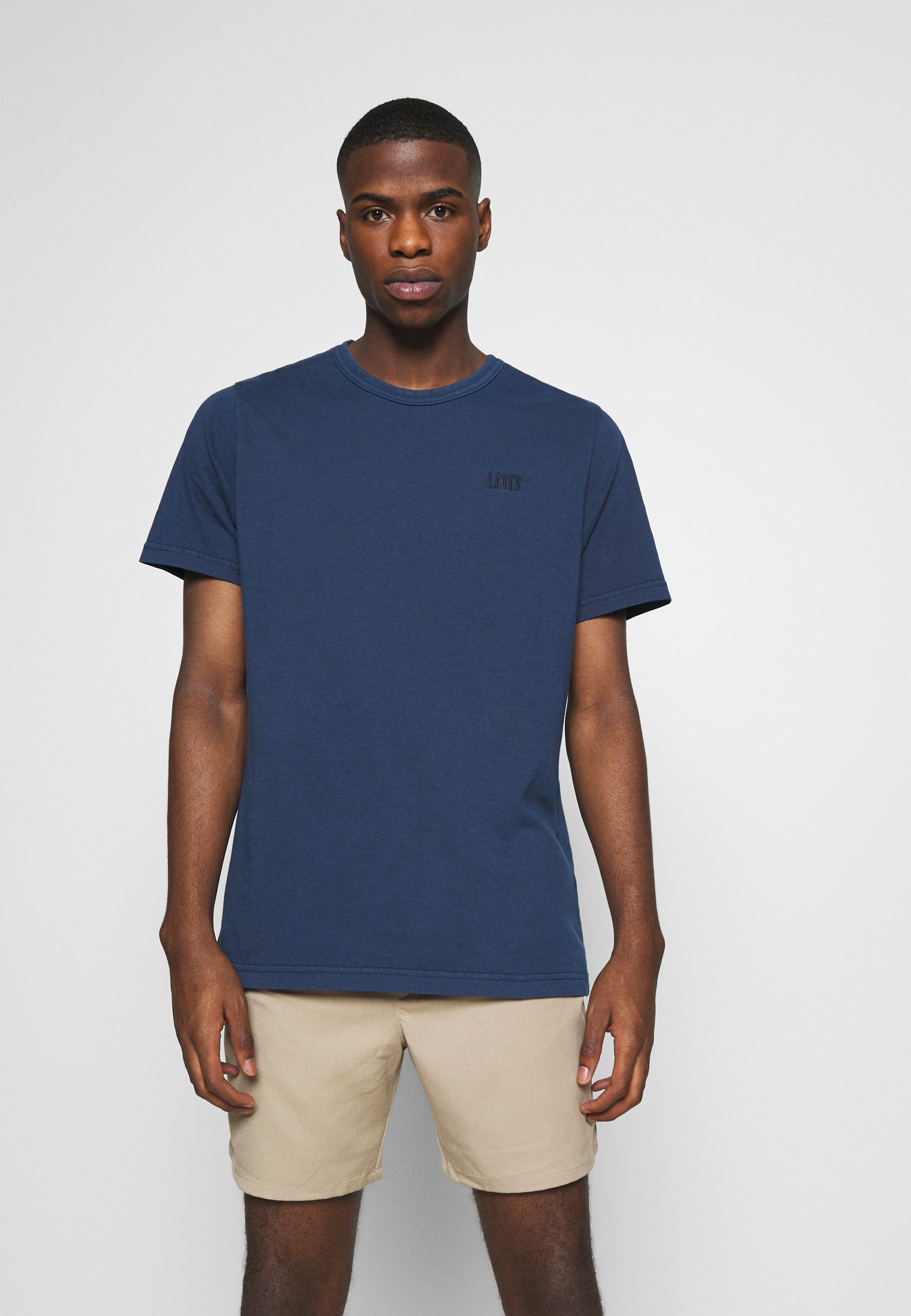 levis authentic crewneck tee