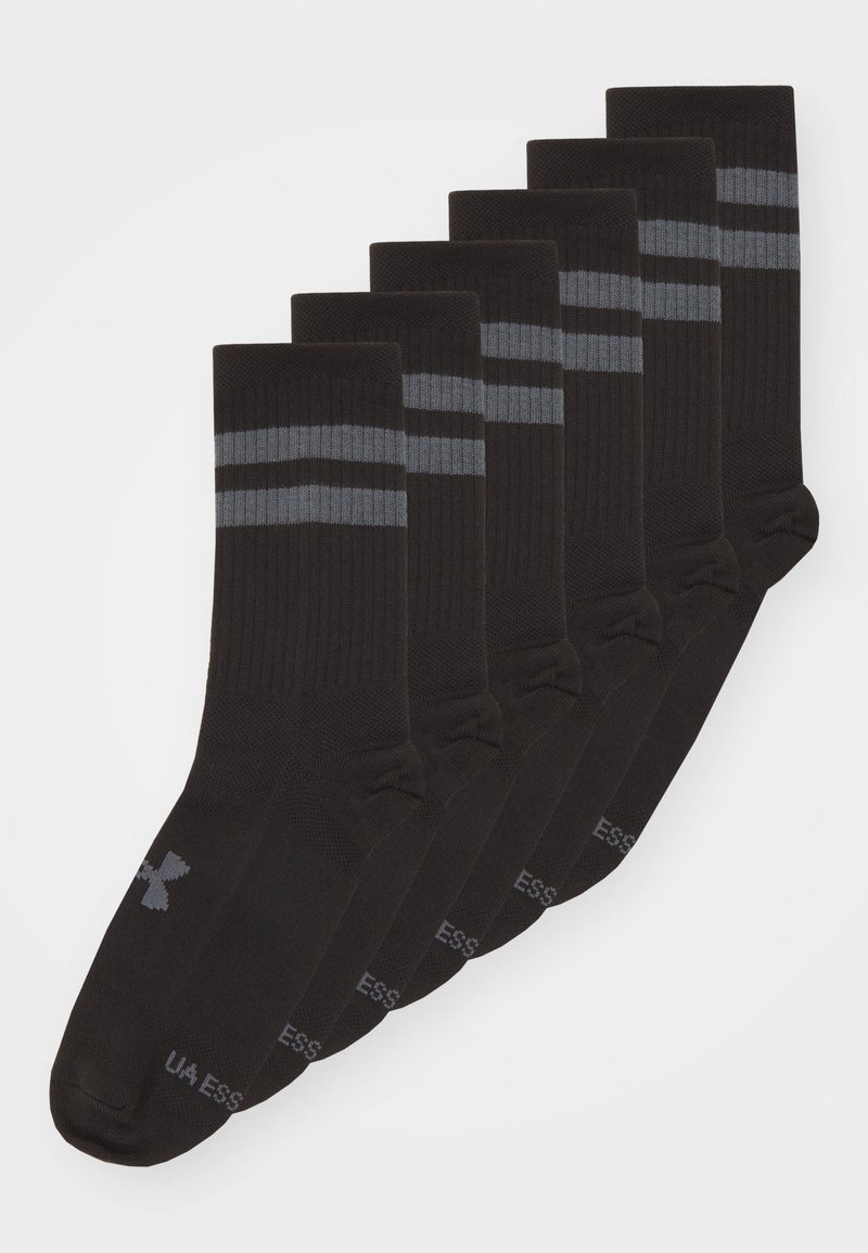 Schwarze Socken im Sechserpack, mit grauen Streifen an der Oberseite. Hergestellt aus einem weichen, gerippten Material mit einem aufgedruckten Logo an der Seite.