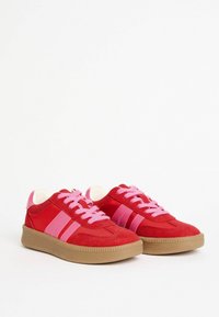 Unselected, red pink