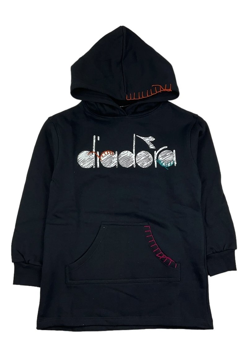 Felpa con cappuccio nera e tasca frontale. Presenta il logo "diadora" multicolore e un dettaglio di cucitura rosa sulla tasca.
