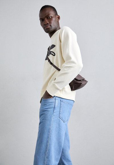 Filippa K CROPPED - Calças de ganga de corte afunilado - blue