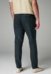 Next SLIM FIT LINEN ELASTICATED DRAWSTRING - Nadrágok - charcoal grey