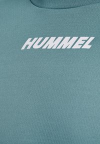 Hummel MULTI PL - T-shirt till träning - arctic