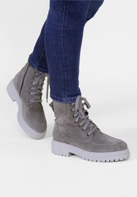 Gianluca Pisati YUCCA - Stivaletti con plateau - grigio