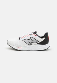 New Balance FRESH FOAM ARISHI V4 - Zapatillas running asfalto - white