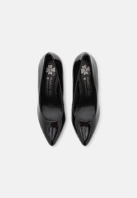 Marco Tozzi BY GUIDO MARIA KRETSCHMER - Klassikalised kontsakingad - black