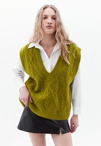 OXXO WITH BRAIDED PATTERN - Top - golden cypress