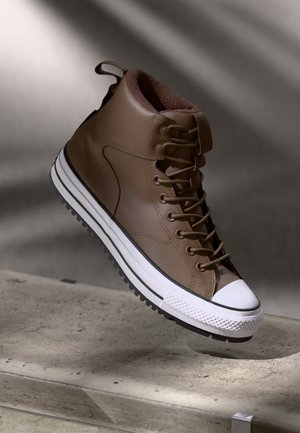 CHUCK TAYLOR ALL STAR HIKER BOOT UNISEX - High-top trainers - grounded/totally fudged/white