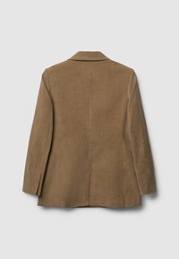 Blazer en velours côtelé marron avec un col cranté, une fente unique et des manches longues. Présente une texture à côtes verticales et une silhouette ajustée.