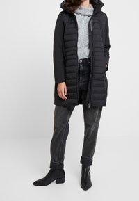 s.Oliver Kort kappa / rock - black