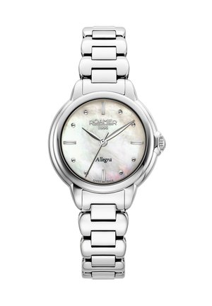 Strieborné hodinky z nehrdzavejúcej ocele so zaobleným ciferníkom z perlete, striebornými ručičkami, bodkovanými hodinovými značkami a náramkom z článkov.