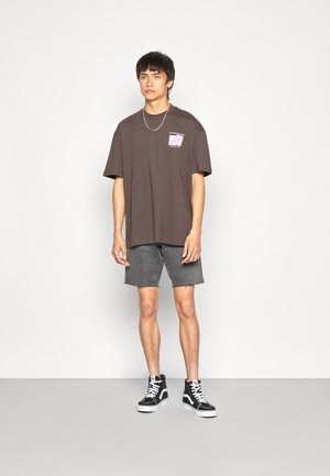 UNISEX - Apdrukāts T-krekls - brown