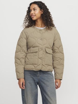JJXX JXHOPE QUILTED JACKET - Light jacket - coriander