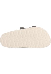 Grå sandal med två remmar, med en strukturerad vit gummisula. Undersidan har ett hexagonalt mönster för grepp.