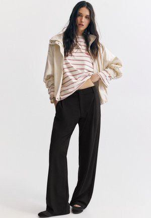 PULL&BEAR TAILORED WITH DARTS - Kalhoty - black