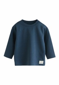 Marineblauwe lange mouw top met een ronde hals, zachte textuur en een subtiel gemêleerd patroon. Voorzien van drukknoopjes op de schouders en een klein logolabel.