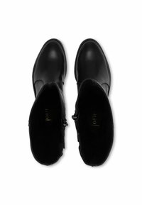 Crne kožne gležnjače s glatkom završnom obradom, zaobljenim vrhovima i bočnim patentnim zatvaračima. Imaju mekani unutarnji sloj i minimalistički dizajn.