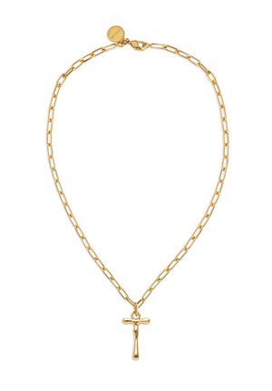 Collar de cadena dorada con eslabones rectangulares y un pequeño colgante dorado liso en forma de T colgando en el centro.