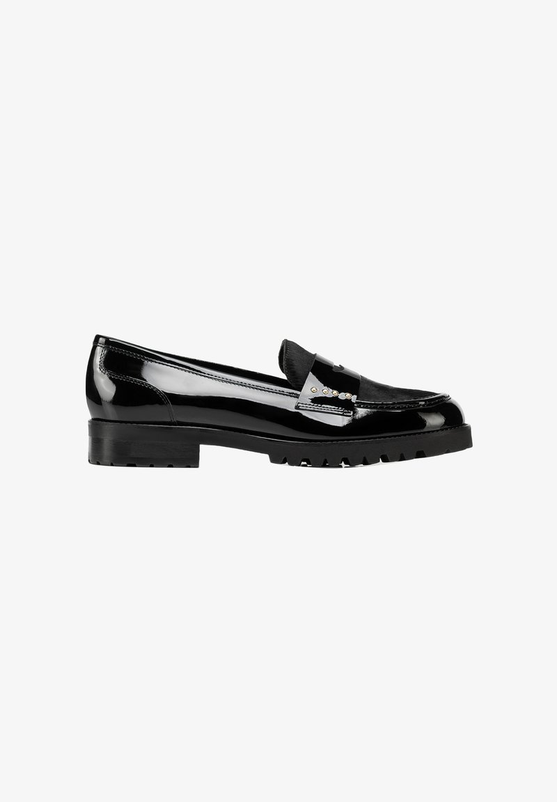 Schwarze Lackleder-Lederschuhe mit niedrigem Absatz, Profilsohle und dekorativem Riemen mit kleinen goldfarbenen Nieten an der Oberseite.