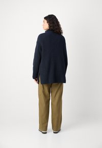 Marc O'Polo LONGSLEEVE STAND UP COLLAR - Strikkegenser - deep blue sea