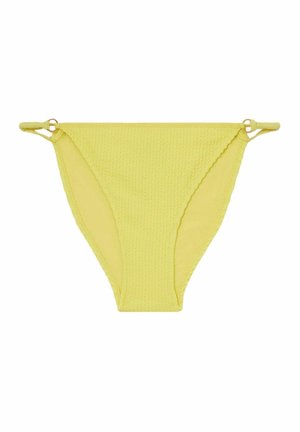 Gelber Bikiniunterteil aus strukturiertem Stoff mit gesäumten Kanten und goldfarbenen Beschlägen an den Seiten. Er hat eine dreieckige Form und einen niedrigen Schnitt.