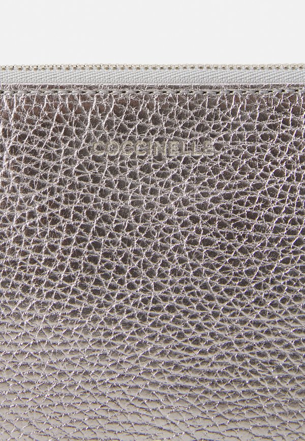 ALIAS - Clutch - steel4