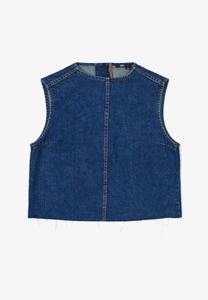 Top senza maniche in denim, blu scuro, con orlo grezzo e design minimalista. Presenta delle aperture per le braccia curve e una cucitura centrale sul retro.