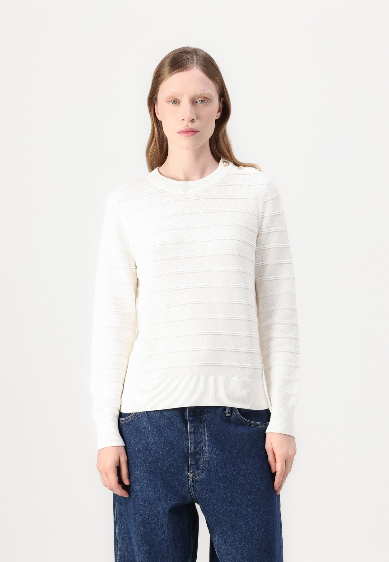 TEXTURED C NECK