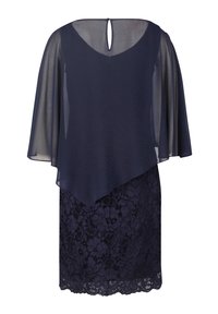 Robe bleu marine avec jupe en dentelle et cape translucide fluide de style cape, fermeture au dos avec ouverture en trou de serrure.