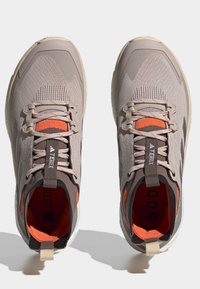 adidas Performance FREE HIKER 2.0 HIKING - Hikingschuh - taupe core black