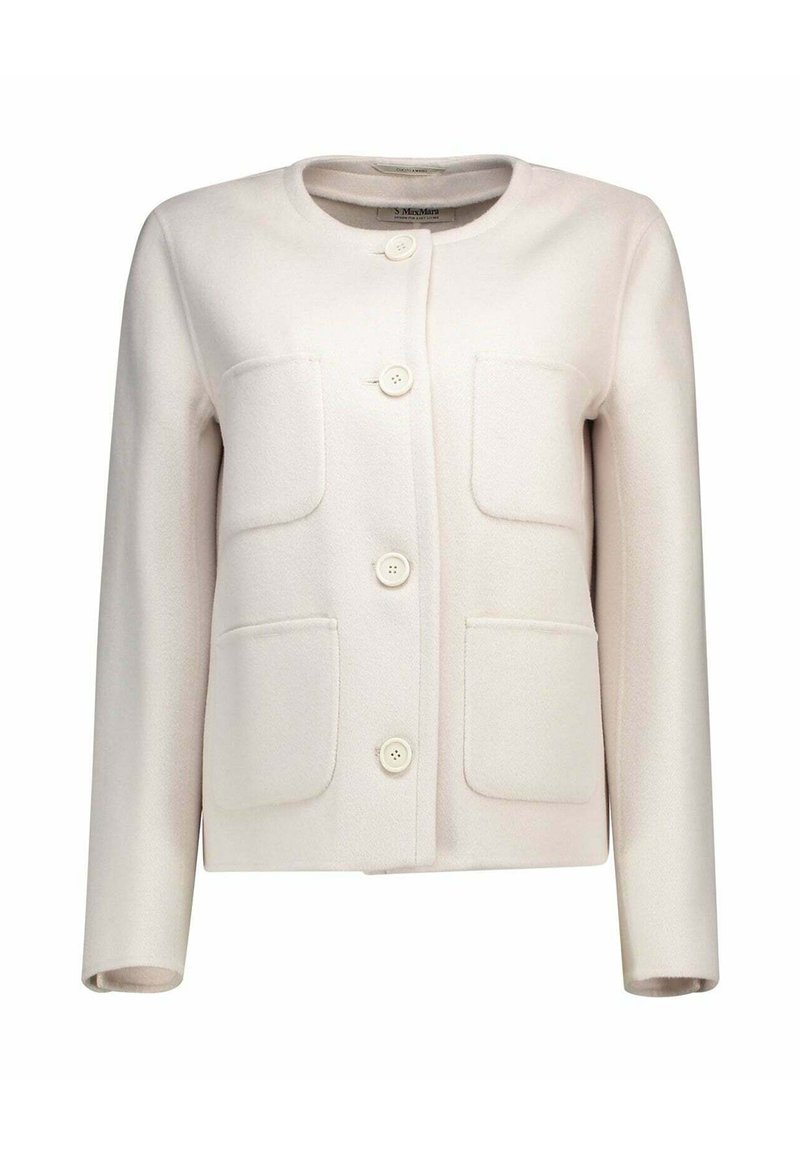 Giacca da donna color crema con scollo rotondo, quattro bottoni frontali e quattro tasche applicate, mostrata su uno sfondo bianco.